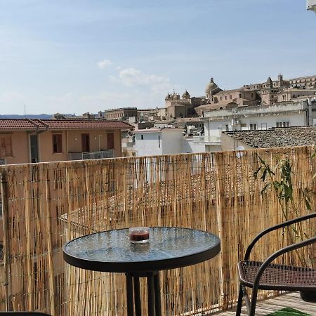 Casa Principe Di Piemonte Appartement Noto Buitenkant foto