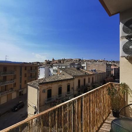 Casa Principe Di Piemonte Appartement Noto Buitenkant foto