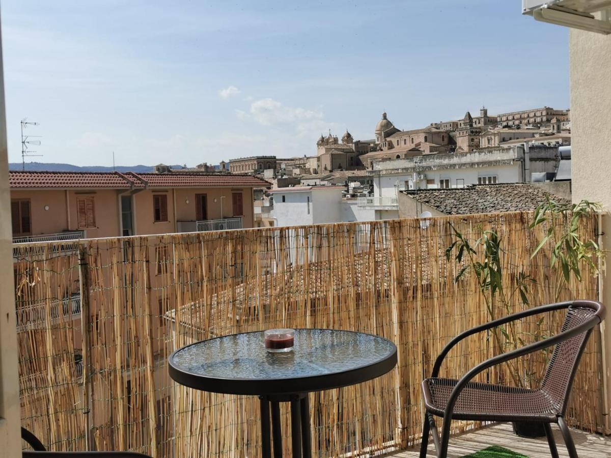 Casa Principe Di Piemonte Appartement Noto Buitenkant foto