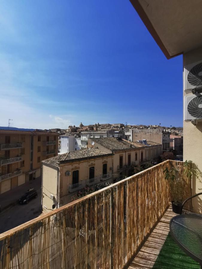 Casa Principe Di Piemonte Appartement Noto Buitenkant foto